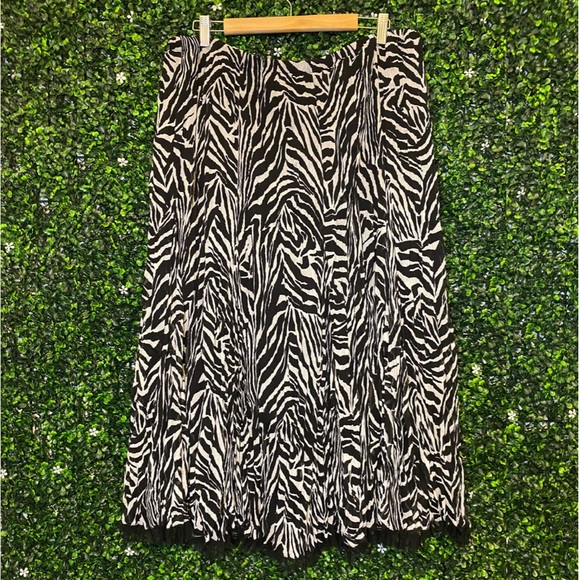 Zebra Maxi 🖤 - Picture 2 of 6